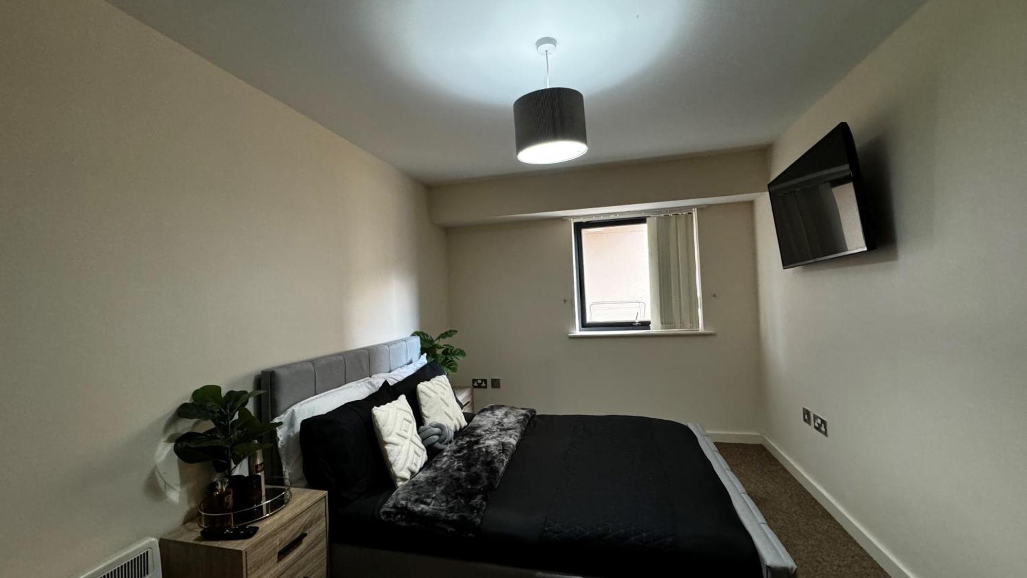 Modern Spacious Apartment In Digbeth With Balcony - Netflix, Youtube, Amazon Tv, Superfast Wifi - Just 10 Mins To Birmingham Centre, Bullring, Train, Coach Station And Birmingham Fc Extérieur photo