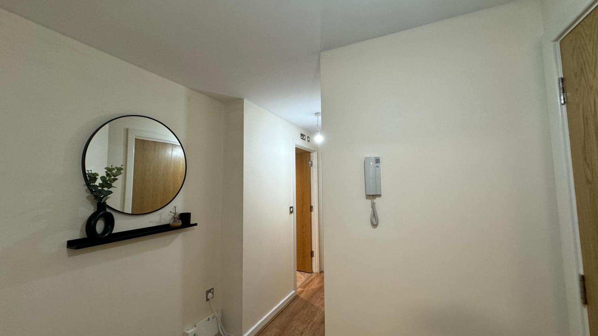 Modern Spacious Apartment In Digbeth With Balcony - Netflix, Youtube, Amazon Tv, Superfast Wifi - Just 10 Mins To Birmingham Centre, Bullring, Train, Coach Station And Birmingham Fc Extérieur photo